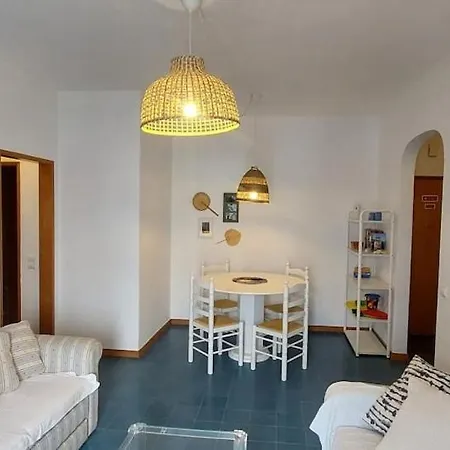 Spacious 2-bedroom At Da Rocha Apartment Portimão