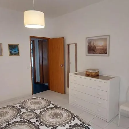 Spacious 2-bedroom At Da Rocha 아파트 *